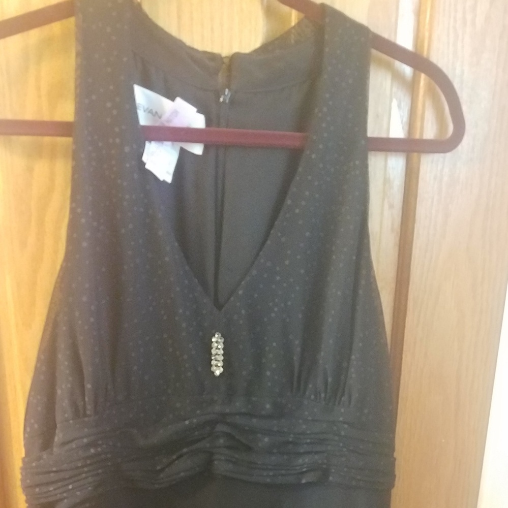 Formal Evan Picone sleeveless black dress